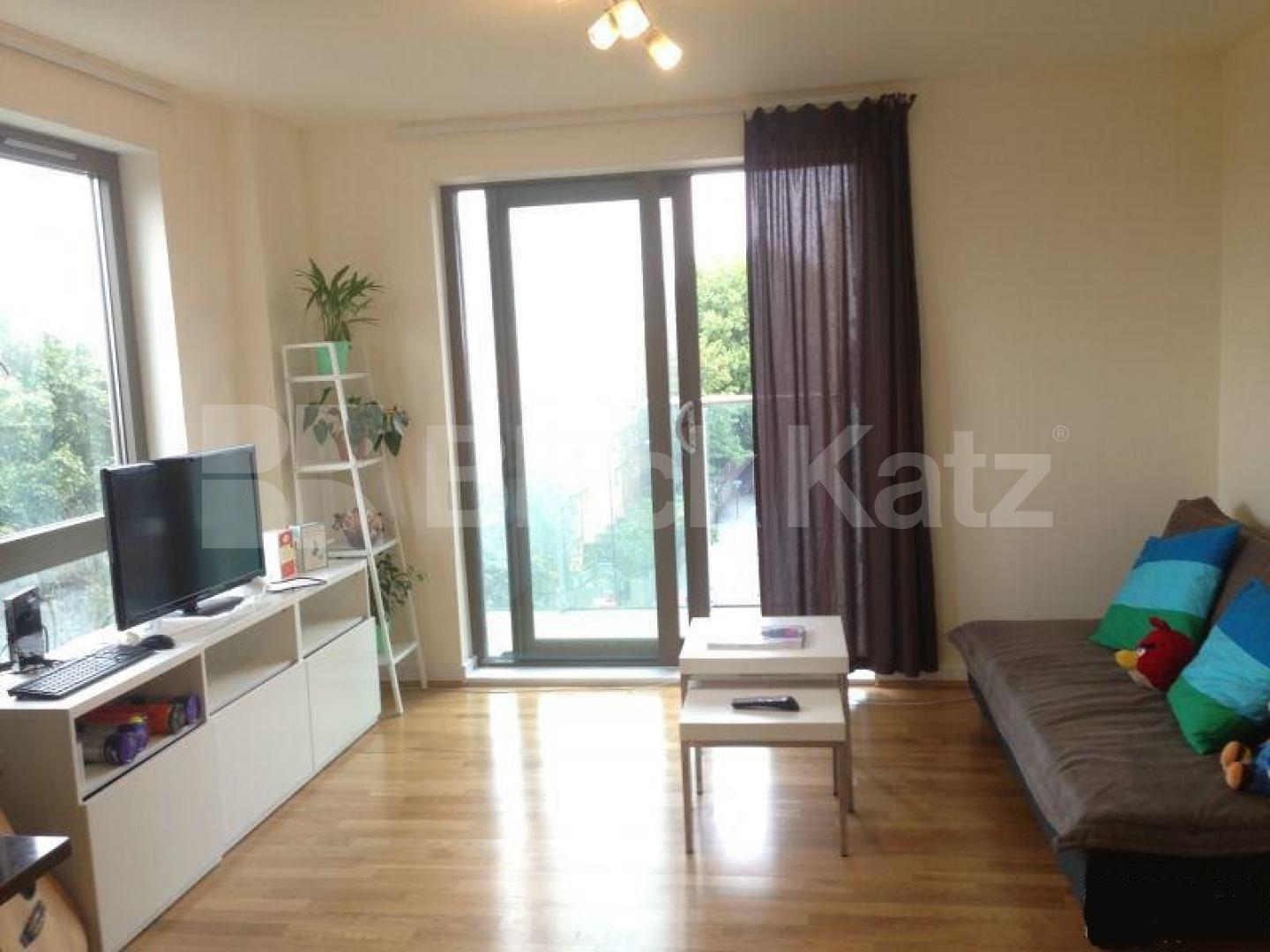 			1 Bedroom, 1 bath, 1 reception Apartment			 Crowder Street, Tower hill/ Shadwell